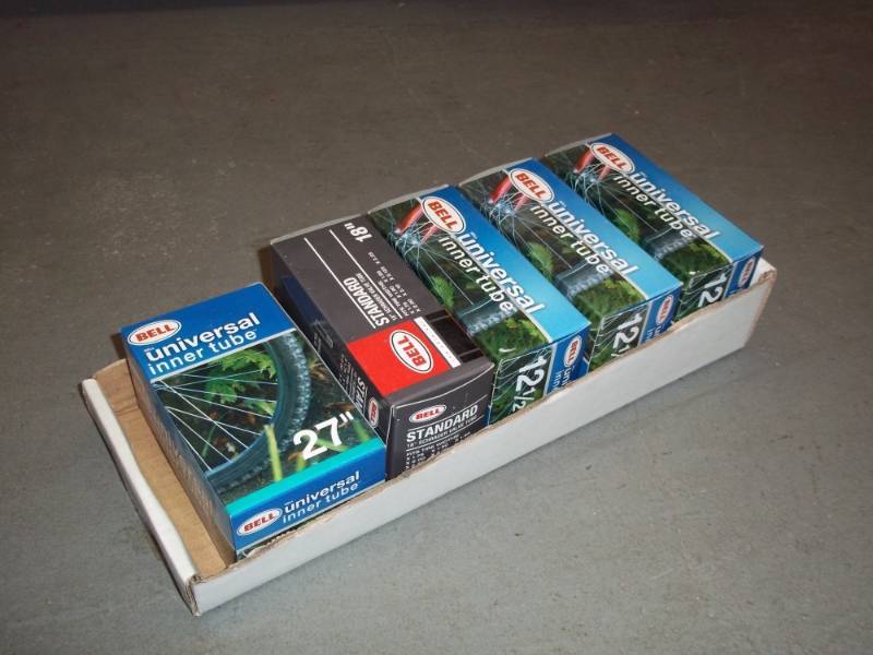 lot 875 image: Box of 5 Bike Tire Tubes