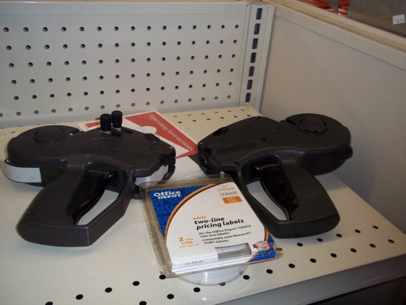 lot 878 image: Pair of used Pricing Label Guns and Labels