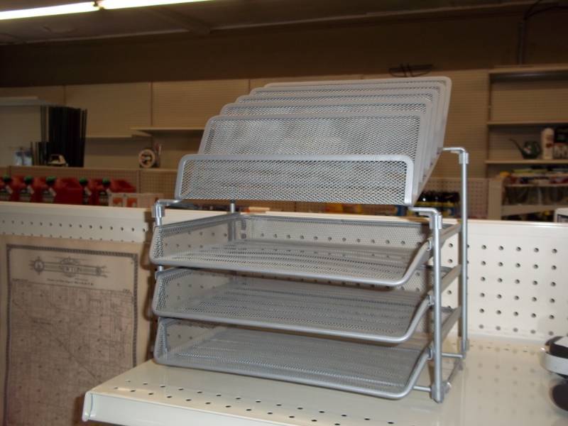 lot 879 image: Used Desk Organizer