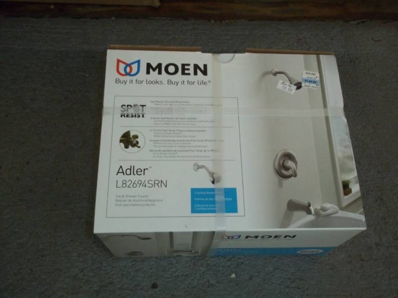 lot 895 image: Shower Faucet