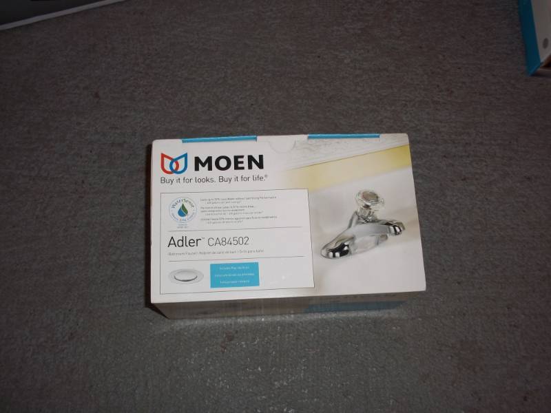 lot 898 image: Bathroom Faucet