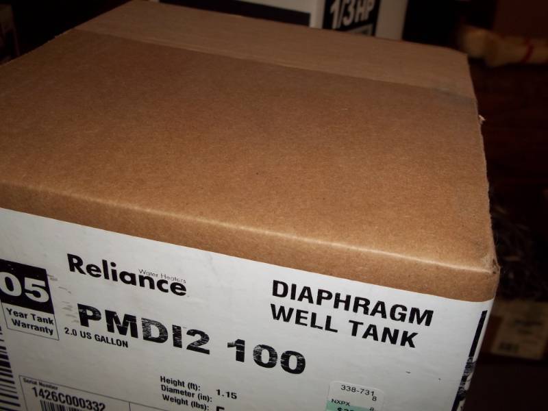 lot 902 image: Diaphragm Well Tank 2 gallon