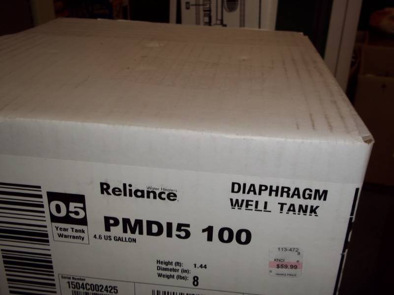 lot 903 image: Diaphragm Well Tank 4.6 gallon