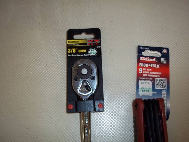 lot 917 image: Drive 38 Socket Wrench and Hex Keys