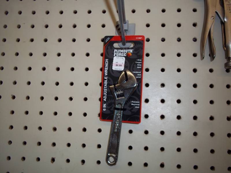 lot 933 image: Small Adjustable Wrench