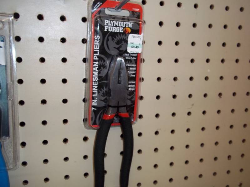 lot 939 image: Linemens Pliers