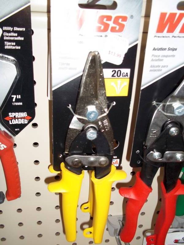 lot 942 image: Utility Snips