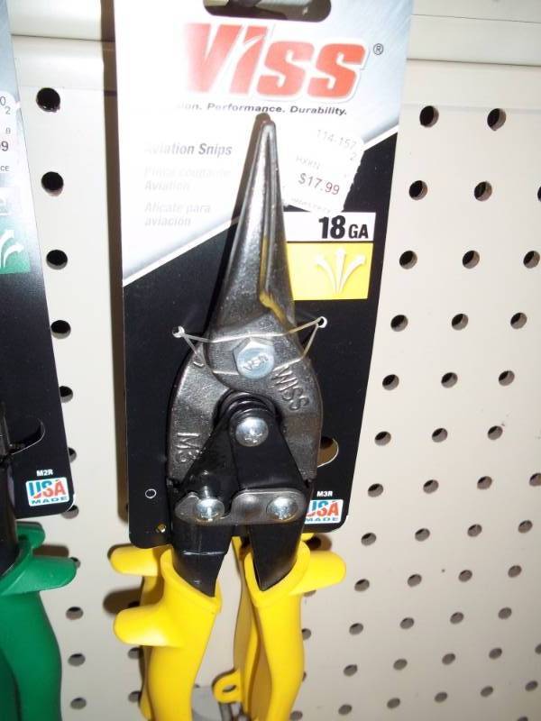 lot 946 image: Utility Snips