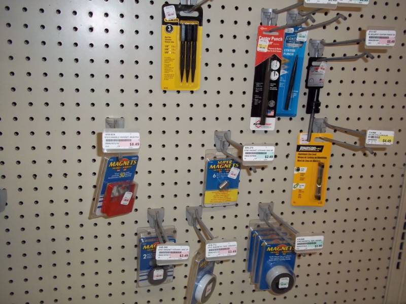 lot 969 image: Wall Lot includes magnets, center punches, etc