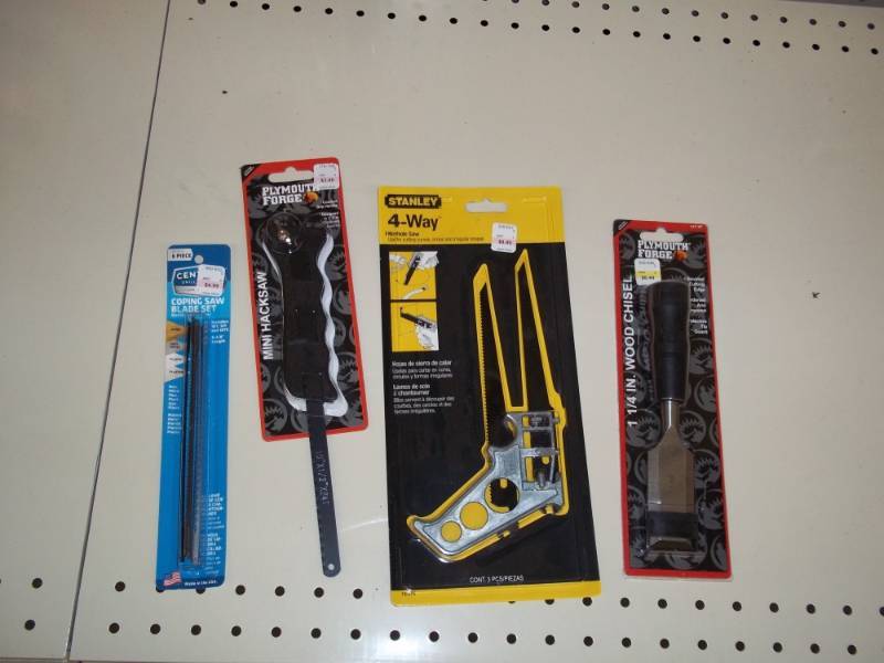 lot 971 image: Lot of Chisel, Sheetrock saw, etc
