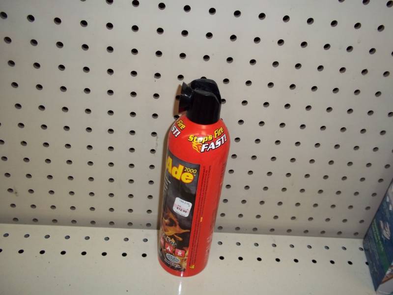 lot 985 image: Can of Fireaid