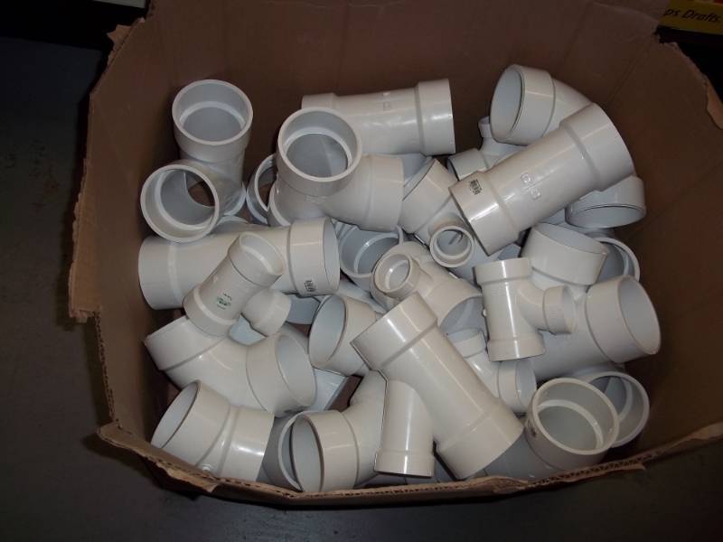 lot 1006 image: Box of Misc PVC Fittings
