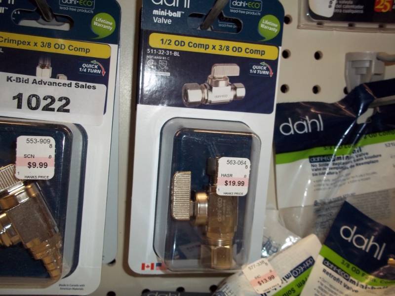 lot 1023 image: Lot of 2 Mini Ball Valves