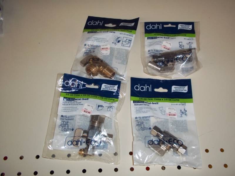 lot 1029 image: Lot of 4 Mini Ball Valves