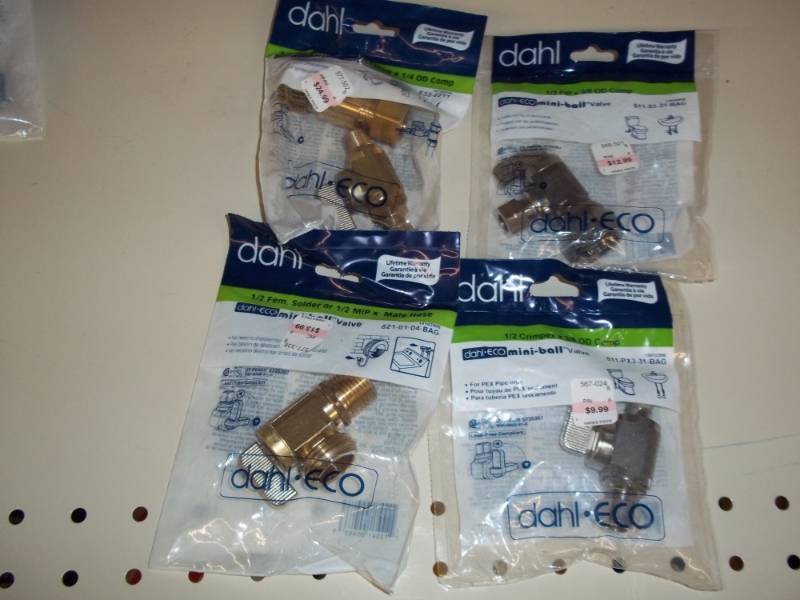 lot 1030 image: Lot of 4 Mini Ball Valves