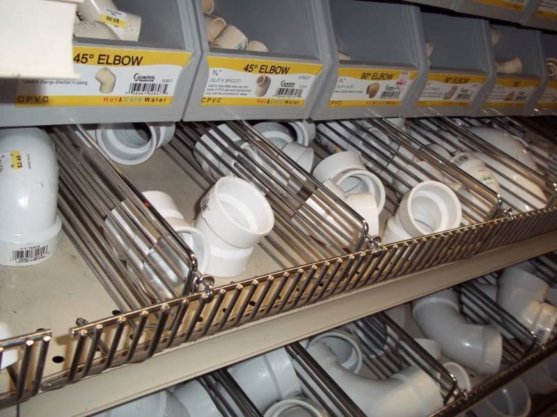 lot 1034 image: 4 ft Shelf Lot of Pvc Fittings