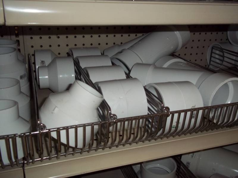 lot 1042 image: 4 ft Shelf Lot of Pvc Fittings
