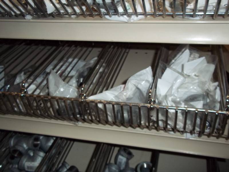 lot 1052 image: 4 ft Lot of Galvanized Fittings