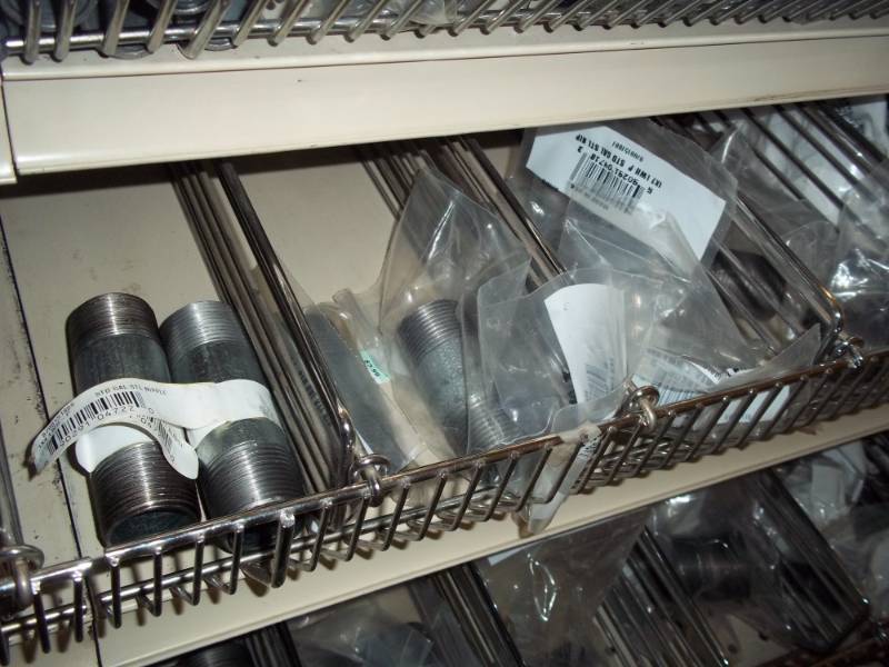 lot 1055 image: 4 ft Lot of Galvanized Fittings