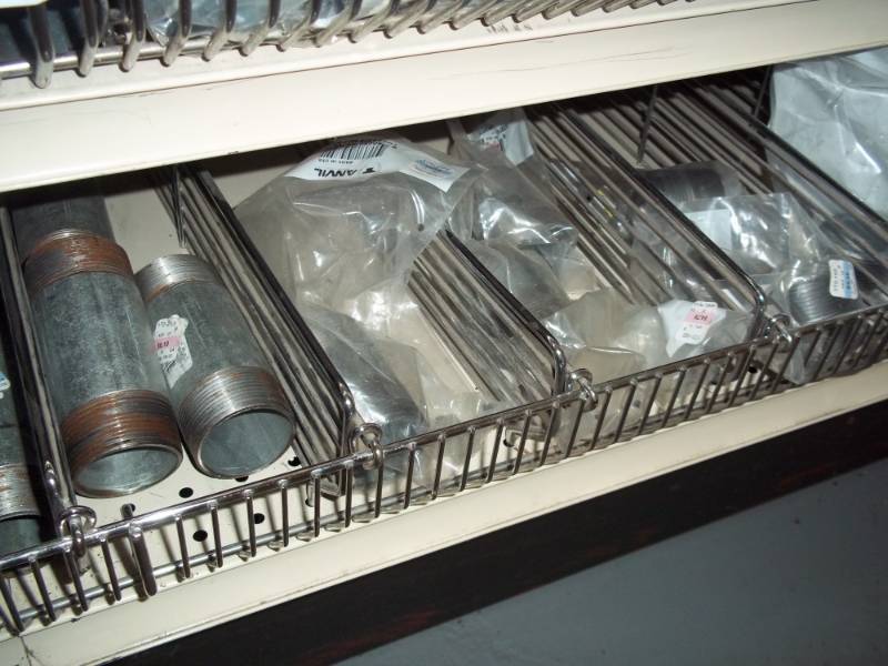 lot 1057 image: 4 ft Lot of Galvanized Fittings