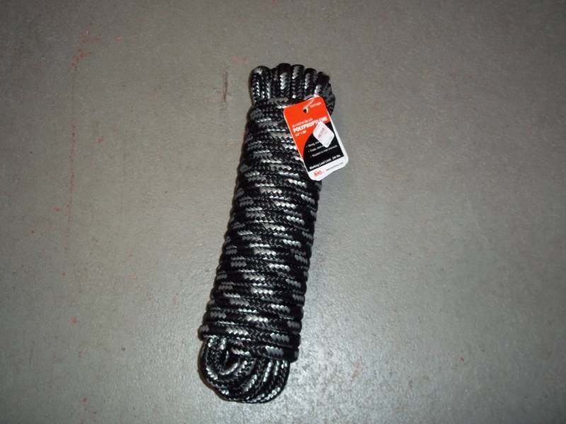 lot 1076 image: Polyester Rope 12 in x 50 ft