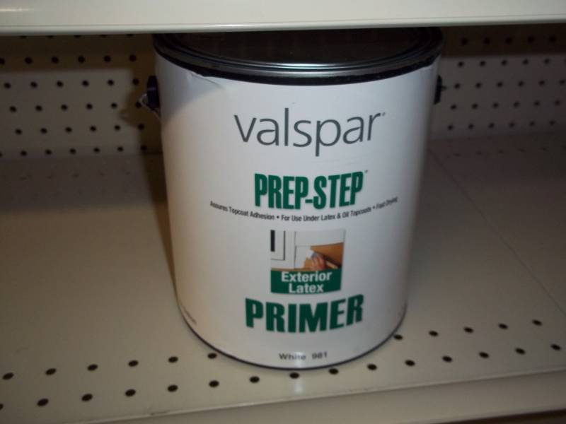 lot 1087 image: Gallon Valspar Primer White Paint