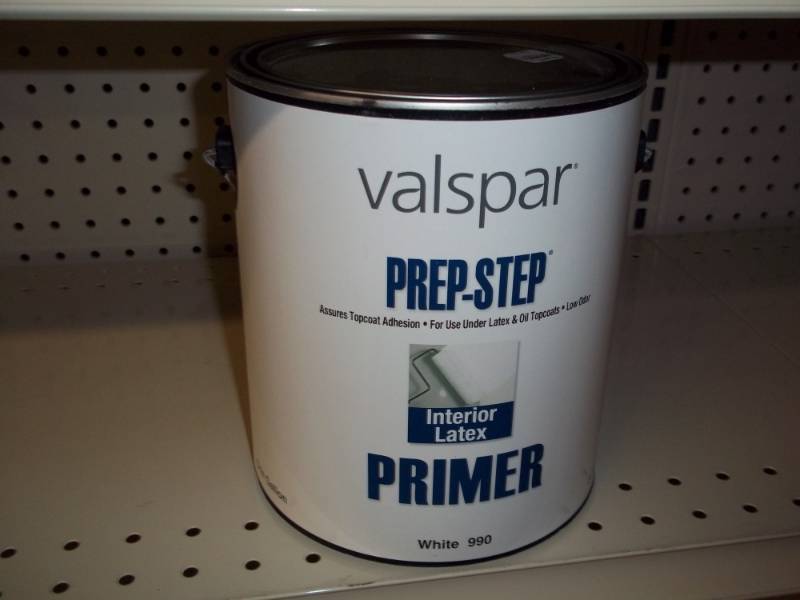 lot 1089 image: Gallon Valspar Primer White Paint