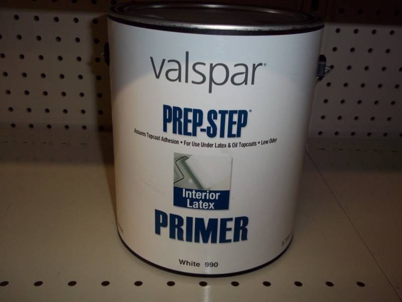 lot 1094 image: Gallon Valspar Primer White Paint