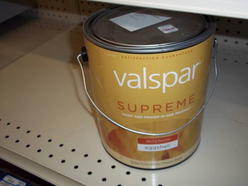 lot 1116 image: Gallon of New Relm Interior Paint