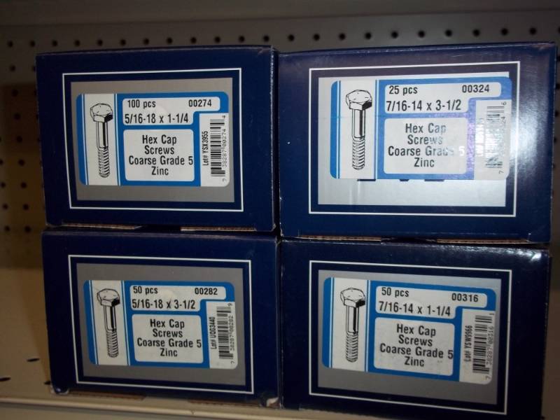 lot 1124 image: Lot of 125 Hex Screws