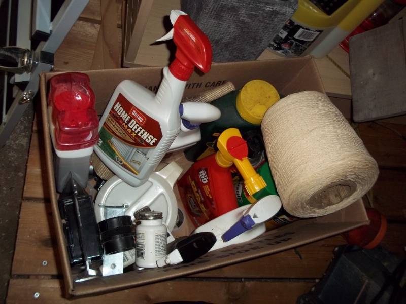 lot 1170 image: Used Assorted Outdoor Chemicals