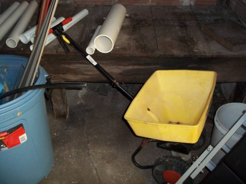 lot 1165 image: Used Fertilizer Spreader
