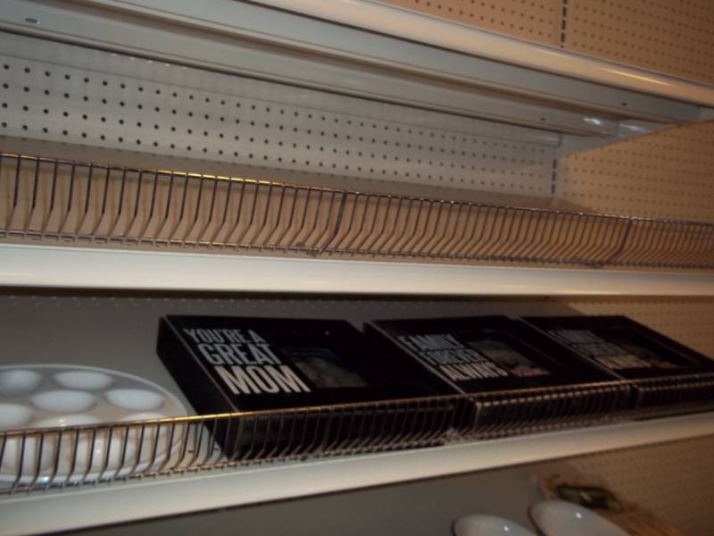 lot 1248 image: Shelf Lot of Dcor picture frames and egg tray