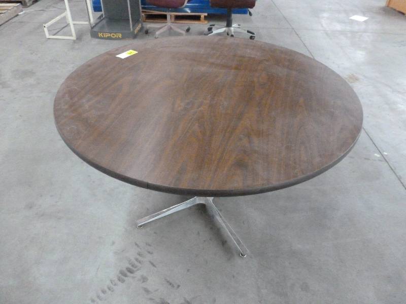 4 Round Laminate Office Table