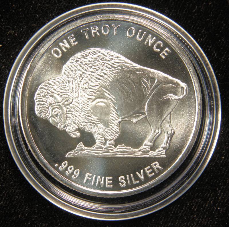 1 TROY Oz. .999 FINE SILVER INDIAN-BUFFALO ROUND IN AIRTITE CASE