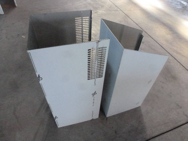 lot 16 image: Stainless Range Hood Upright Pipe cover