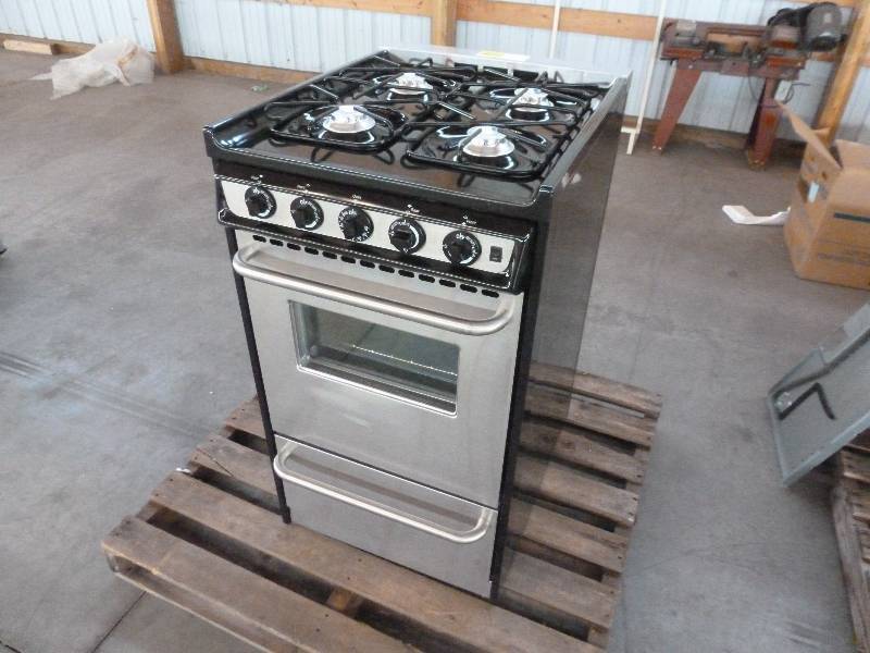 lot 20 image: Stainless & Black Mini Range New
