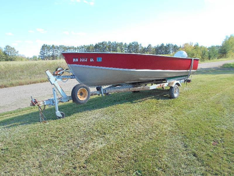 lot 5 image: Lund Boat
