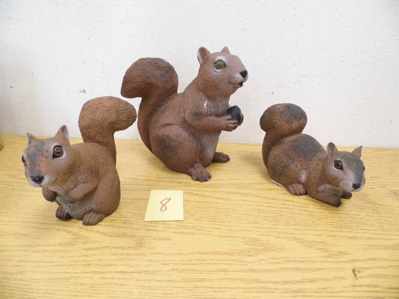 lot 8 image: Squirrels