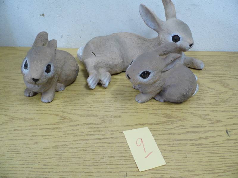 lot 9 image: Rabbits