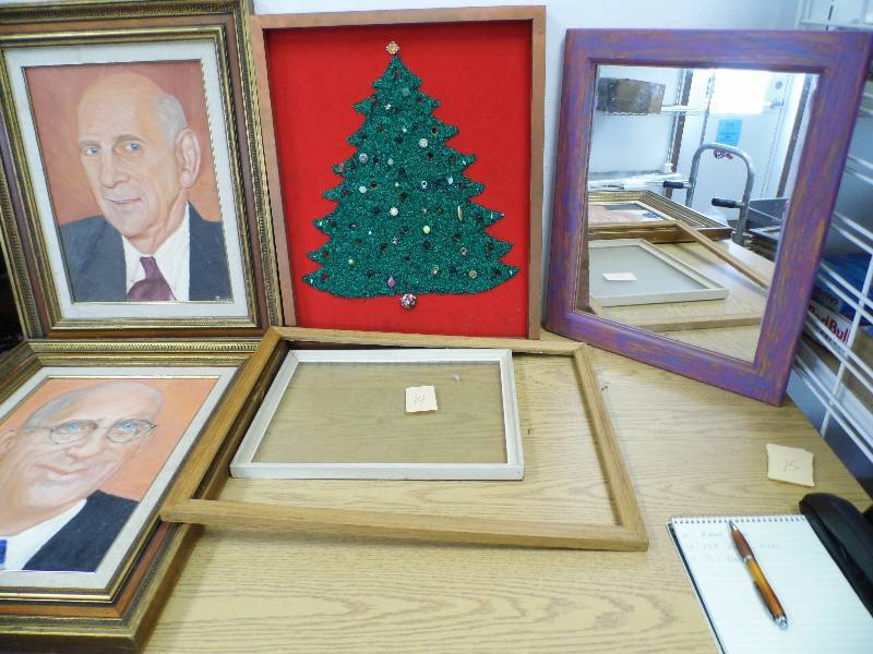 lot 14 image: Pictures and Frames