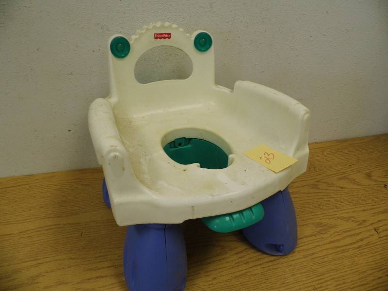 lot 23 image: Potty Chair