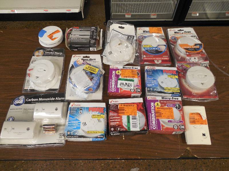 15 - Kidde Smoke Alarm - Carbon Monoxide Lot