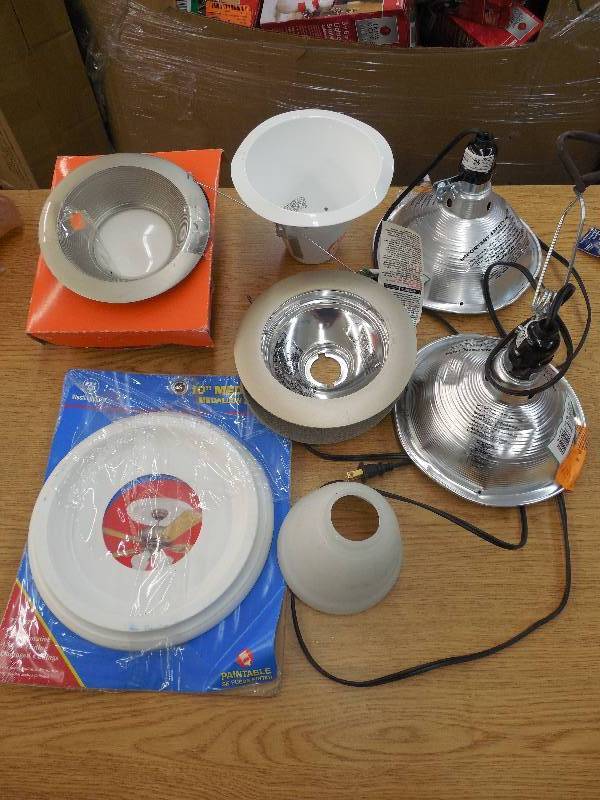 2 Heat lamps & Fixture Lot