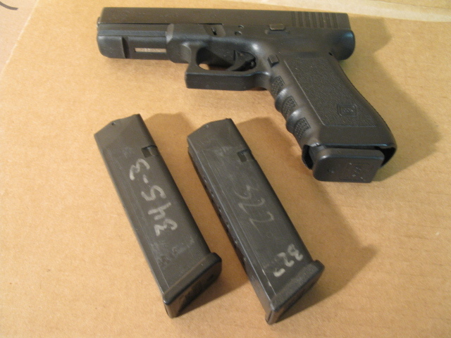 lot 7 image: Glock 22 Gen 3 semi-auto .40 Cal pistol