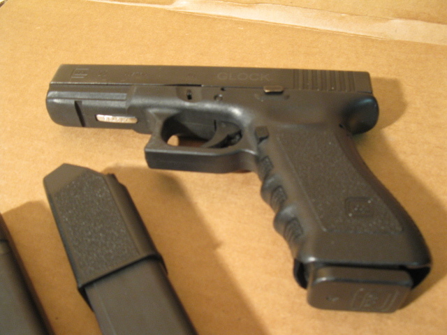 Glock 22 Gen 3 semi-auto .40 Cal pistol
