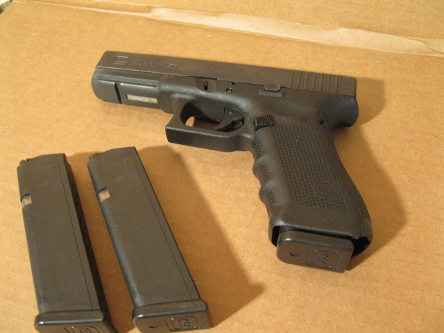 Glock 22 Gen 4 Semi-auto .40 Cal pistol