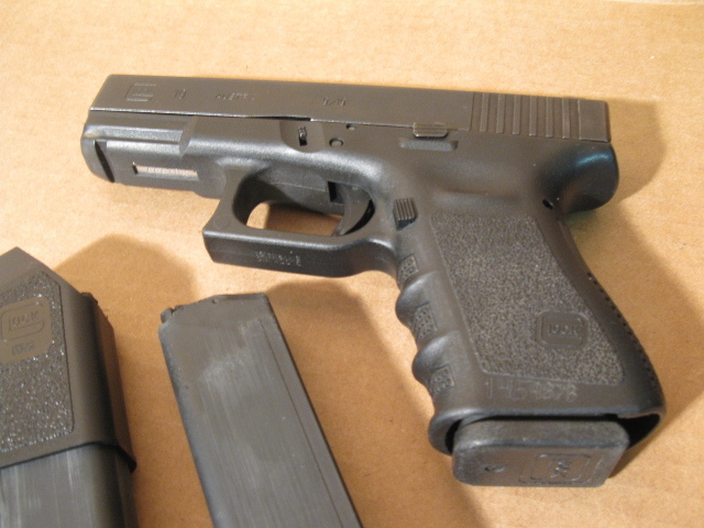 Glock 19 Gen 3 Semi-auto 9mm pistol
