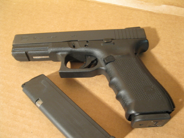 Glock 17 Gen 4 Semi-auto 9mm pistol