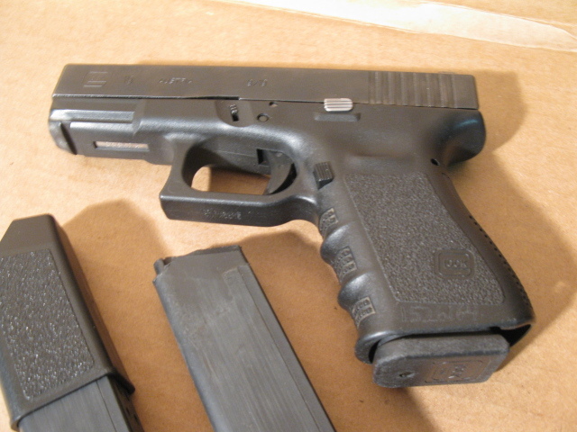 Glock 19 Gen 3 Semi-auto 9mm pistol